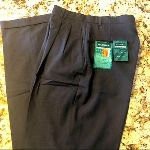 Men’s striped pleated pants